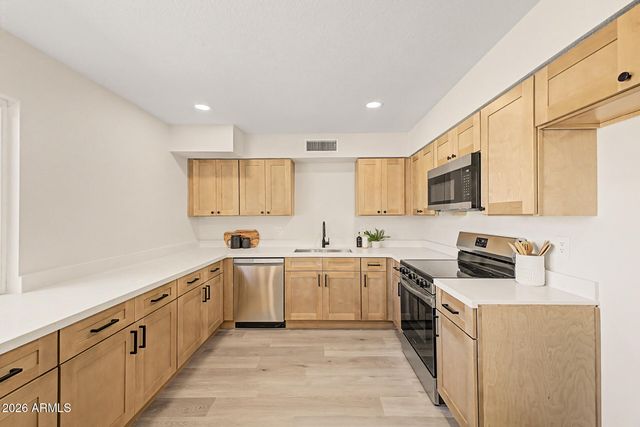 3911 N 87TH Avenue, Phoenix, AZ 85037