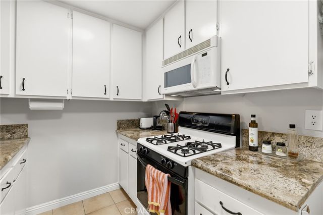 44 Tangelo 298, Irvine, CA 92618