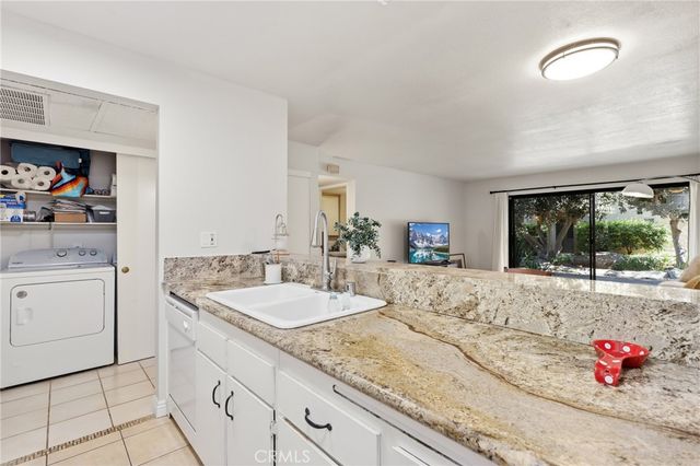 44 Tangelo 298, Irvine, CA 92618