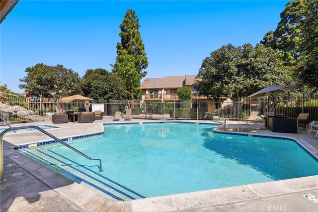 44 Tangelo 298, Irvine, CA 92618