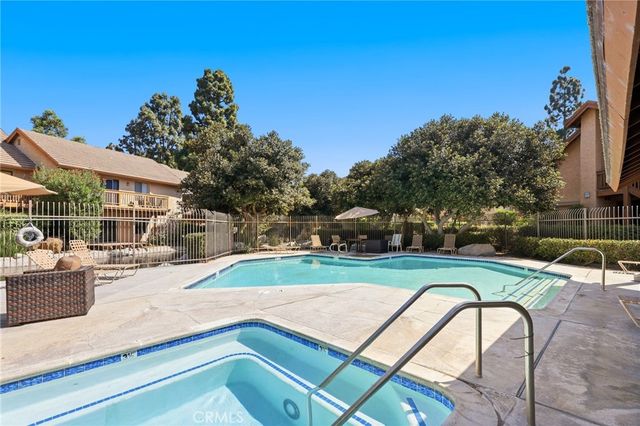 44 Tangelo 298, Irvine, CA 92618