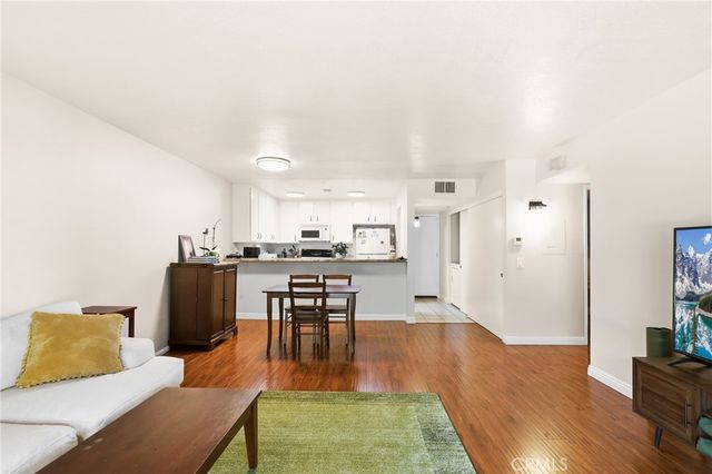 44 Tangelo 298, Irvine, CA 92618