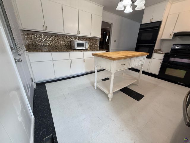 1977 Thomas Drive, Macon, GA 31217