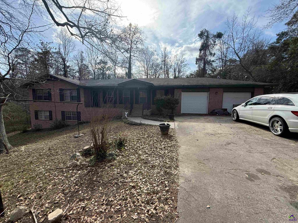 1977 Thomas Drive, Macon, GA 31217
