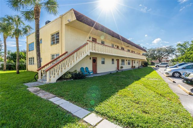 3777 NW 78th Avenue 15A, Davie, FL 33024
