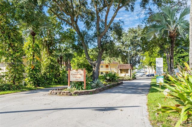 3777 NW 78th Avenue 15A, Davie, FL 33024