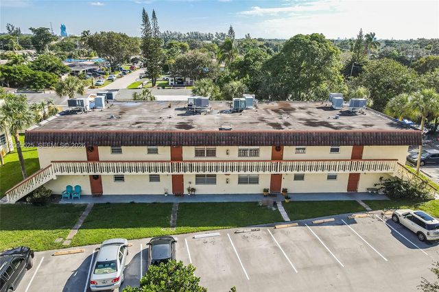 3777 NW 78th Avenue 15A, Davie, FL 33024