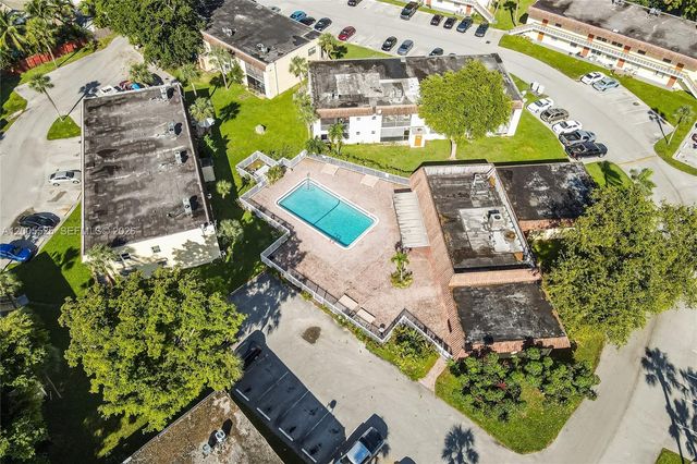 3777 NW 78th Avenue 15A, Davie, FL 33024