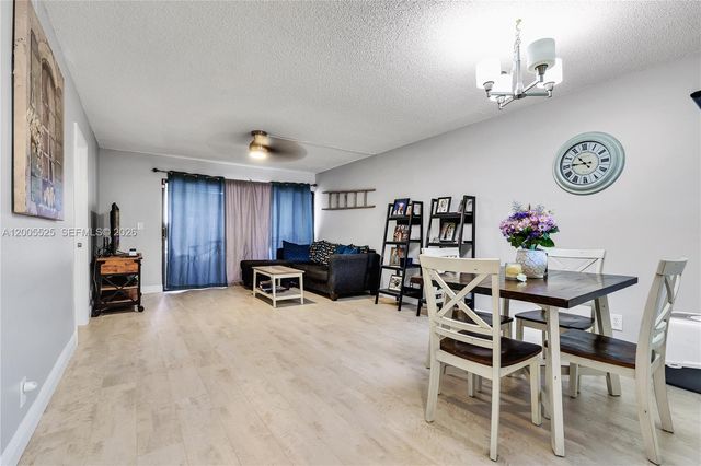 3777 NW 78th Avenue 15A, Davie, FL 33024