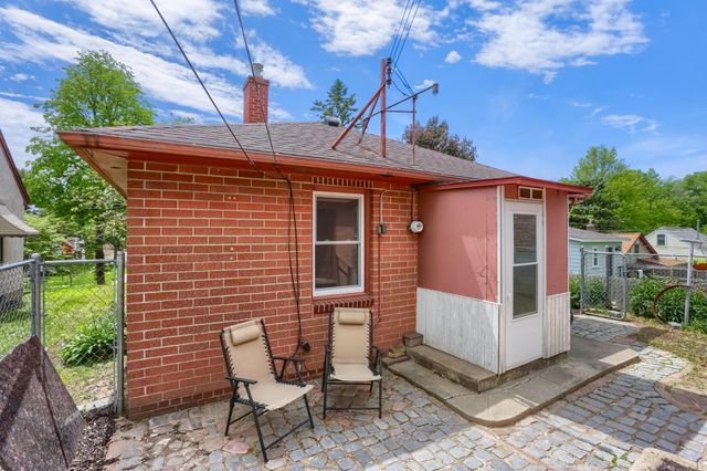 519 36th Avenue NE, Minneapolis, MN 55418