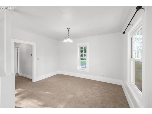 343 Ne JACKSON St, Hillsboro, OR 97124