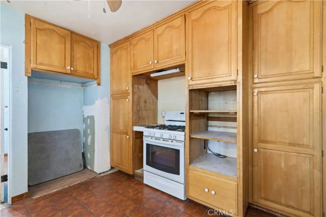 1312 W Orangethorpe, Fullerton, CA 92833