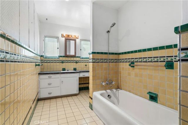 1312 W Orangethorpe, Fullerton, CA 92833