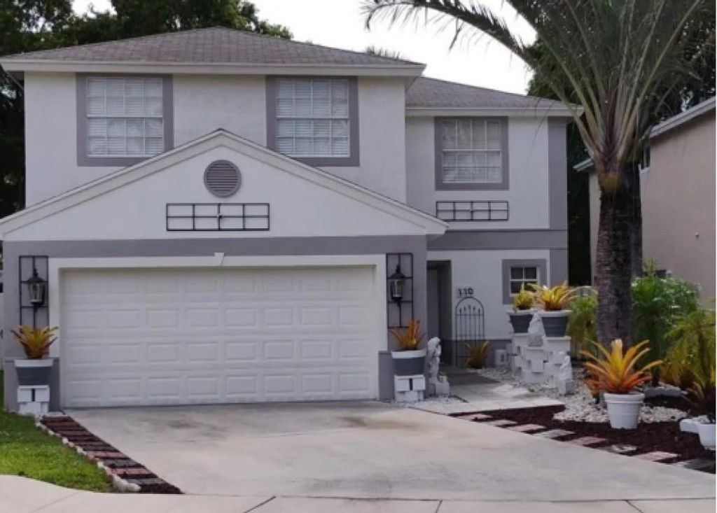 110 E Riverbend Dr, Sunrise, FL 33326