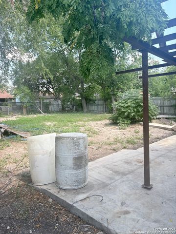 5347 La Cresenta St, San Antonio, TX 78228