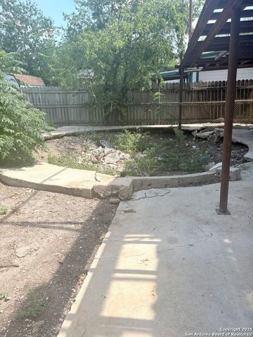 5347 La Cresenta St, San Antonio, TX 78228