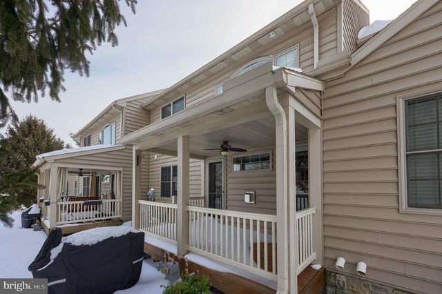 147 FIELDCREST LN, Ephrata, PA 17522