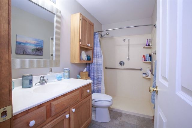 665 Center St 311, Ludlow, MA 01056