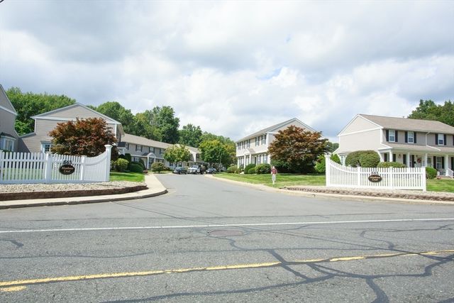 665 Center St 311, Ludlow, MA 01056