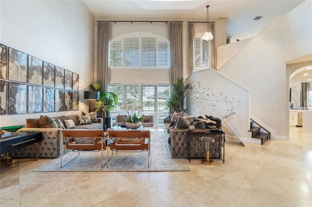 11032 Pine Lodge Trl, Davie, FL 33328