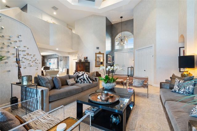 11032 Pine Lodge Trl, Davie, FL 33328