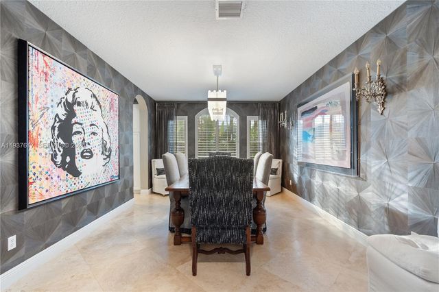 11032 Pine Lodge Trl, Davie, FL 33328