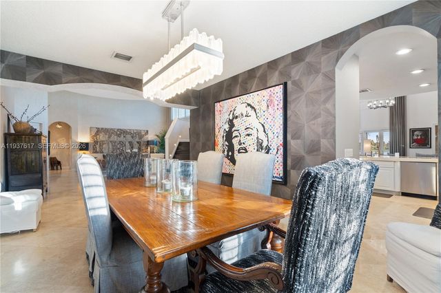 11032 Pine Lodge Trl, Davie, FL 33328