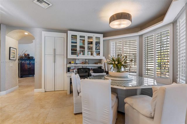 11032 Pine Lodge Trl, Davie, FL 33328