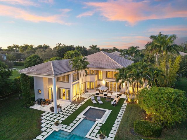 11032 Pine Lodge Trl, Davie, FL 33328