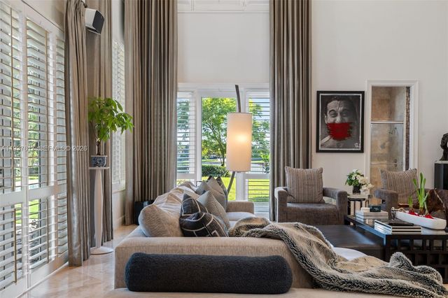 11032 Pine Lodge Trl, Davie, FL 33328