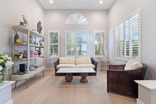 11032 Pine Lodge Trl, Davie, FL 33328