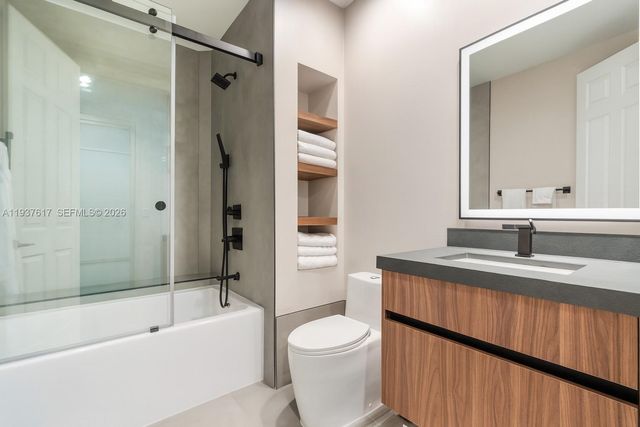 11032 Pine Lodge Trl, Davie, FL 33328