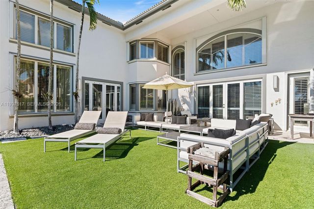 11032 Pine Lodge Trl, Davie, FL 33328