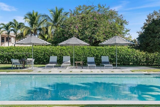 11032 Pine Lodge Trl, Davie, FL 33328