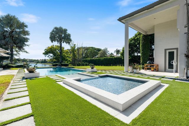 11032 Pine Lodge Trl, Davie, FL 33328