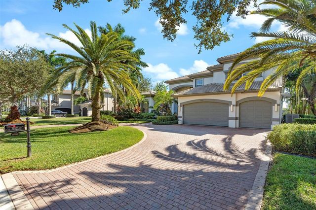 11032 Pine Lodge Trl, Davie, FL 33328