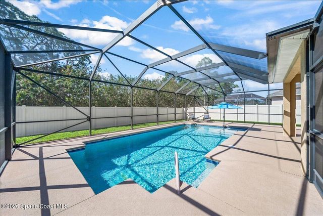 228 Abernathy Circle SE, Palm Bay, FL 32909