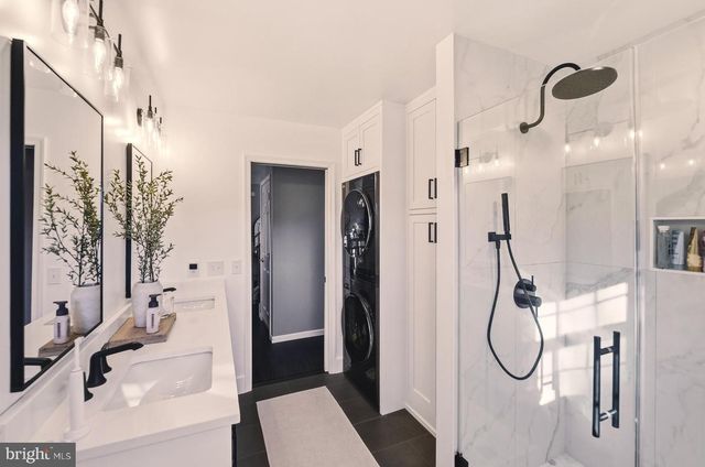 3220 CARBON ST, Whitehall, PA 18052