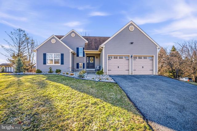 3220 CARBON ST, Whitehall, PA 18052