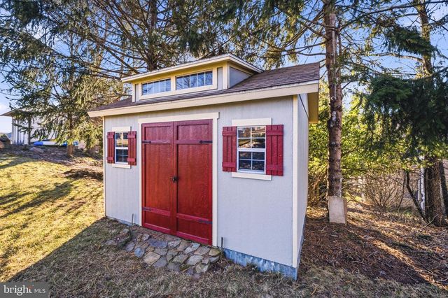 3220 CARBON ST, Whitehall, PA 18052