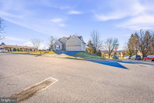 3220 CARBON ST, Whitehall, PA 18052