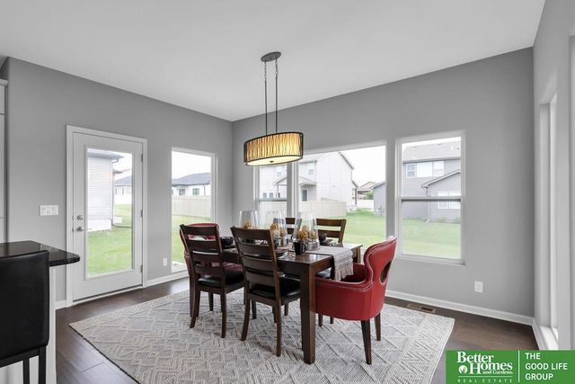 7930 Maxine Drive, Lincoln, NE 68516