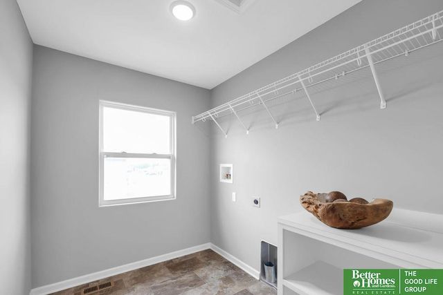 7930 Maxine Drive, Lincoln, NE 68516