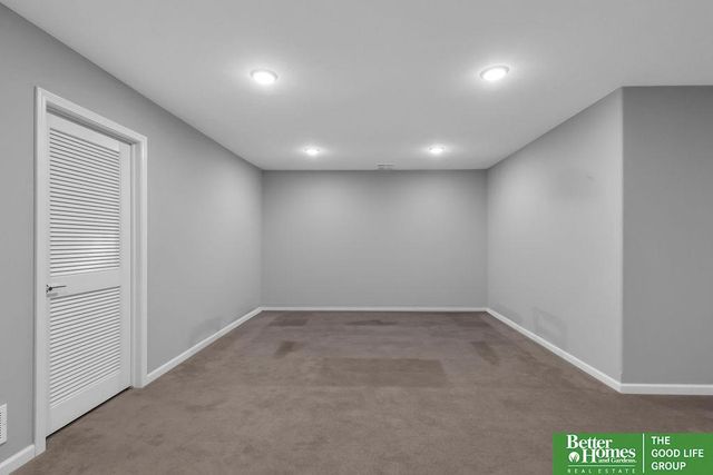 7930 Maxine Drive, Lincoln, NE 68516