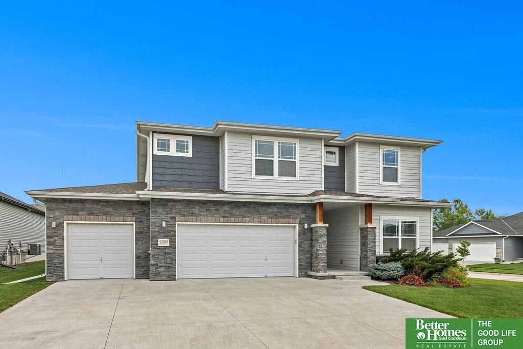 7930 Maxine Drive, Lincoln, NE 68516
