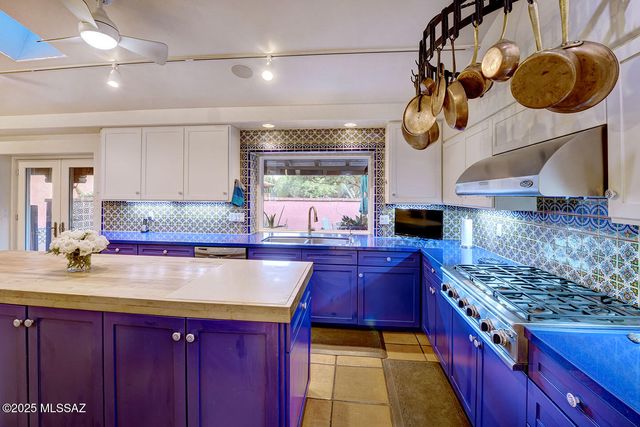 2850 N Santa Ynez Place, Tucson, AZ 85715