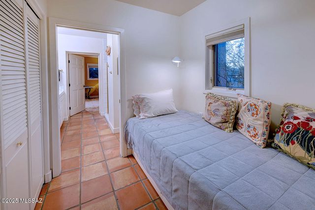 2850 N Santa Ynez Place, Tucson, AZ 85715