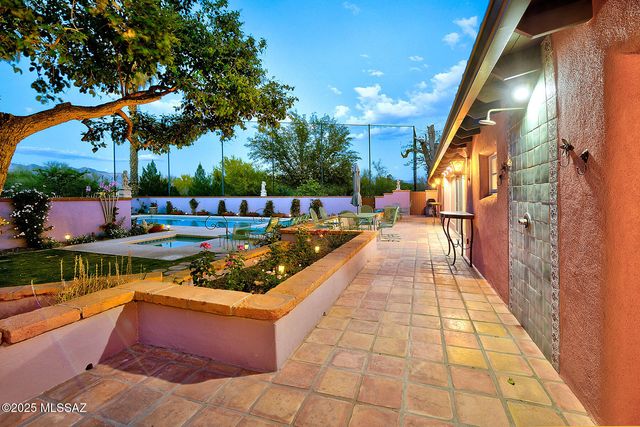 2850 N Santa Ynez Place, Tucson, AZ 85715