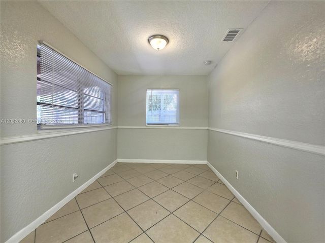 5225 NE 4th Ave 0, Oakland Park, FL 33334