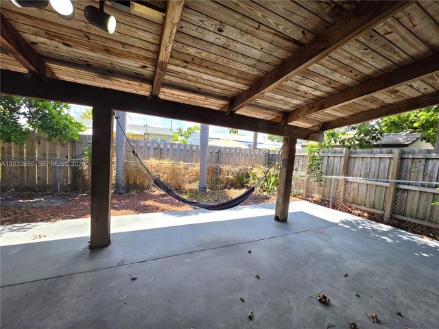 5225 NE 4th Ave 0, Oakland Park, FL 33334